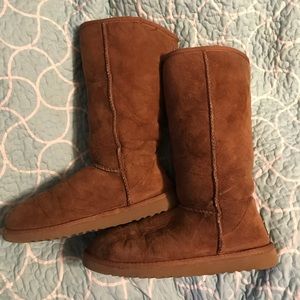 Tall Brown Ugg’s